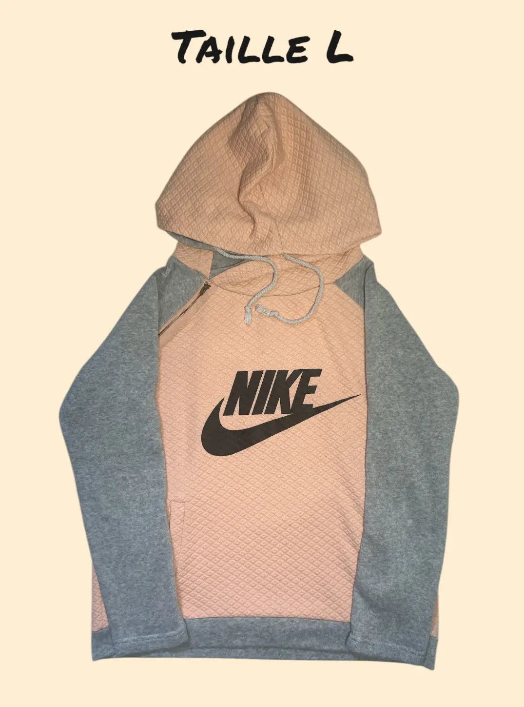 Pull Nike à Capuche Rose Saumon et Gris, pièce RARE La frip’ de Math