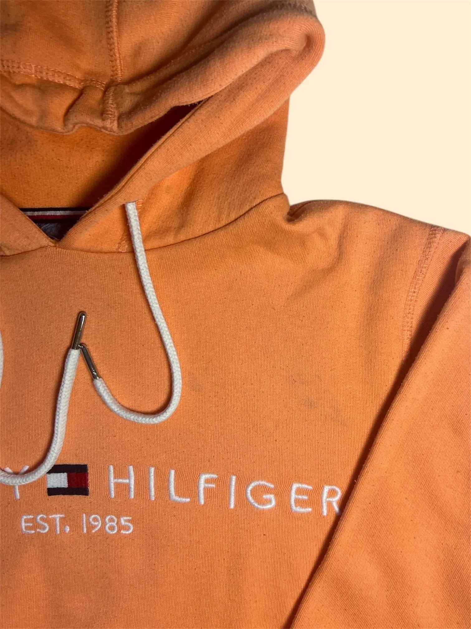 Pull Tommy Hilfiger Orange Abricot Corail La frip’ de Math